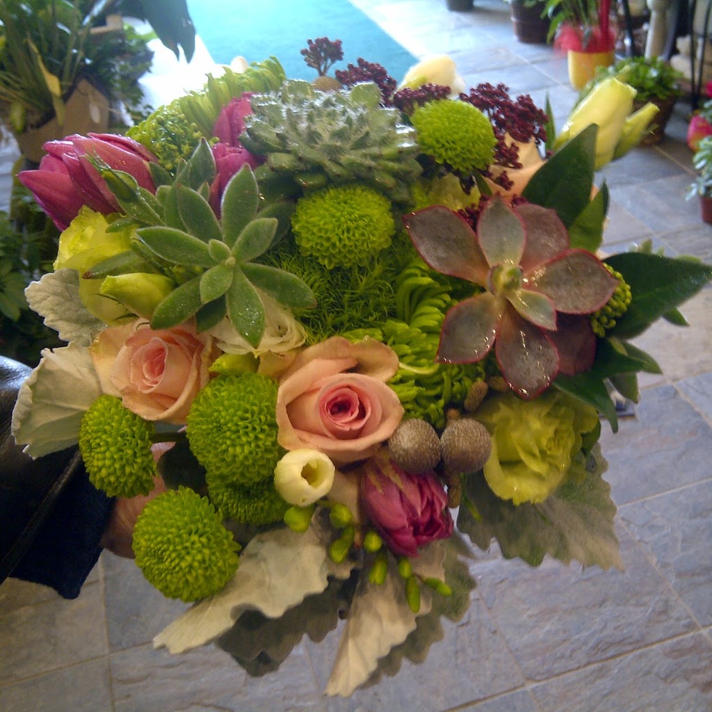 Late Bloom Florist | 5353 Lakeshore Rd #10, Burlington, ON L7L 4N9, Canada | Phone: (905) 631-9009