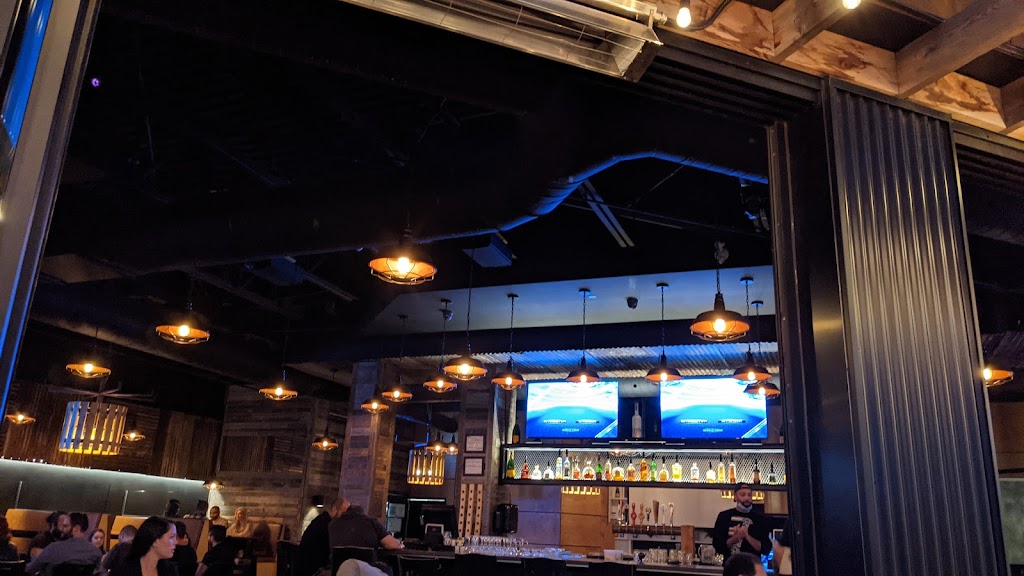 La Taverne | 3003 Boul. le Carrefour, Laval, QC H7P 5X9, Canada | Phone: (450) 681-0576