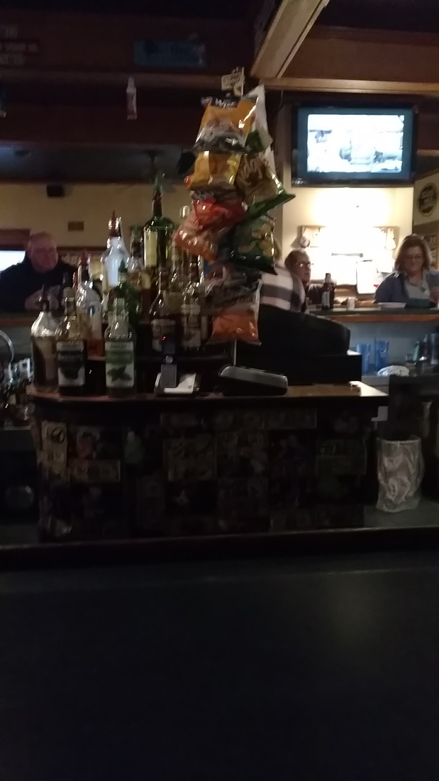 The Berville Hotel Bar & Grill | 498 North Ave, Berlin Township, MI 48002, USA | Phone: (586) 784-9017