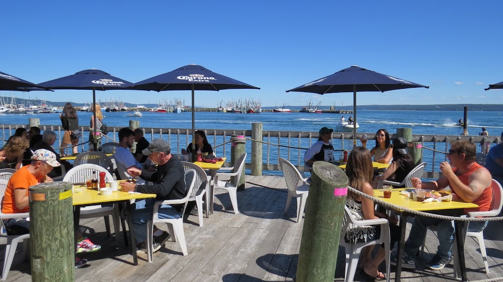 Dockside Suites & Fundy Restaurant | 34 Water St, Digby, NS B0V 1A0, Canada | Phone: (902) 245-4950