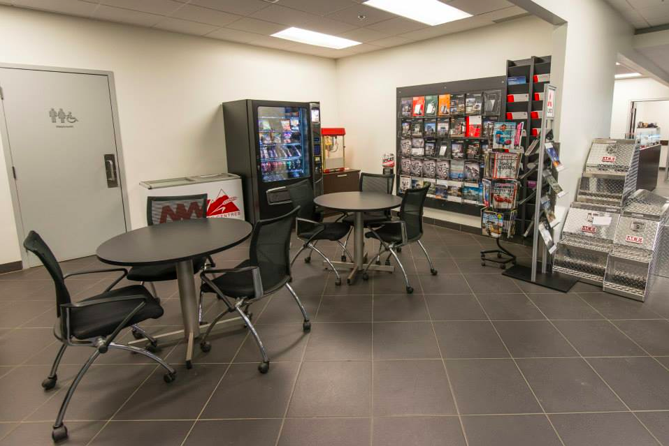 New West Truck Centres | 5925 79 Ave SE, Calgary, AB T2C 5K3, Canada | Phone: (403) 569-4800
