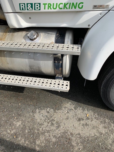 R & B Trucking Ltd | 6845 Metro Rd, Lantzville, BC V0R 2H0, Canada | Phone: (250) 390-1033