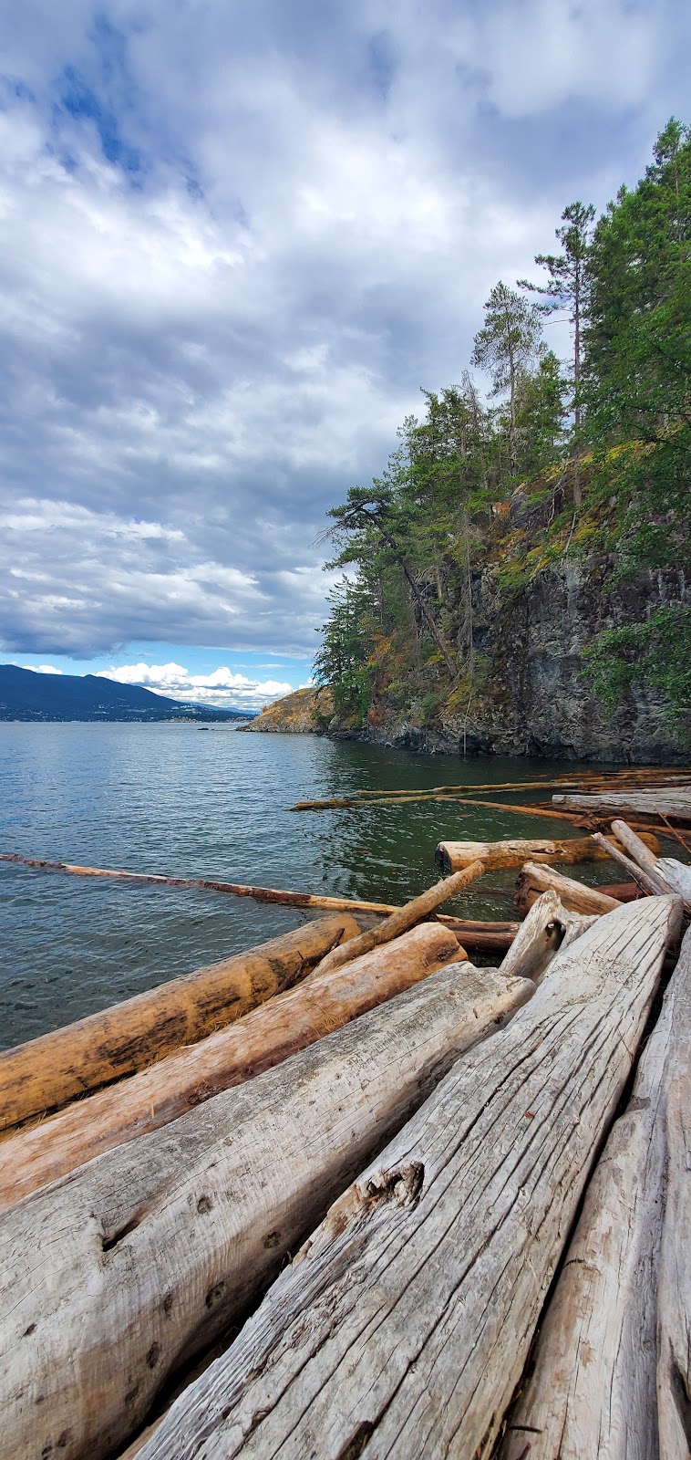Seymour Bay Park | 810 Beach Dr, Bowen Island, BC V0N 1G2, Canada | Phone: (604) 947-4255