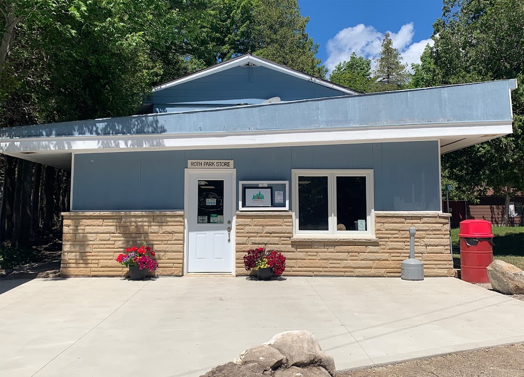 Roth Park Family Campground | 102 Parkside Ave, Wiarton, ON N0H 2T0, Canada | Phone: (519) 534-0145