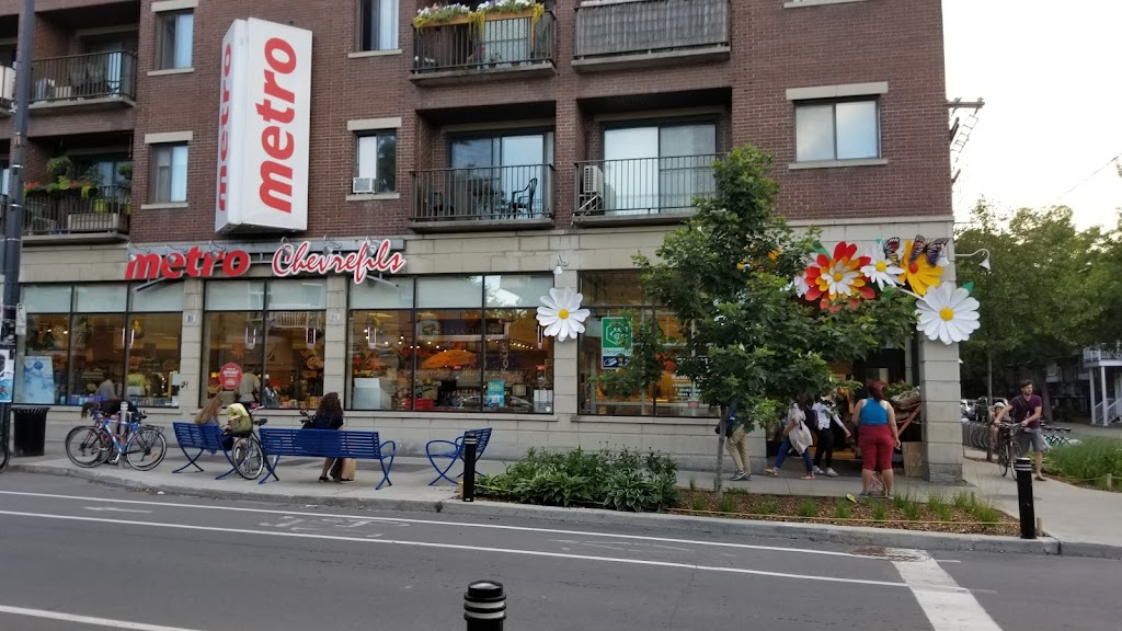 Metro Beaulieu Laurier | 1293 Avenue Laurier E, Montréal, QC H2J 1H2, Canada | Phone: (514) 524-8788
