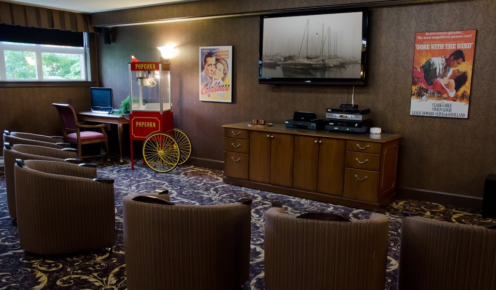 Revera The Kensington Victoria | 3965 Shelbourne St, Victoria, BC V8N 6J4, Canada | Phone: (250) 477-1232