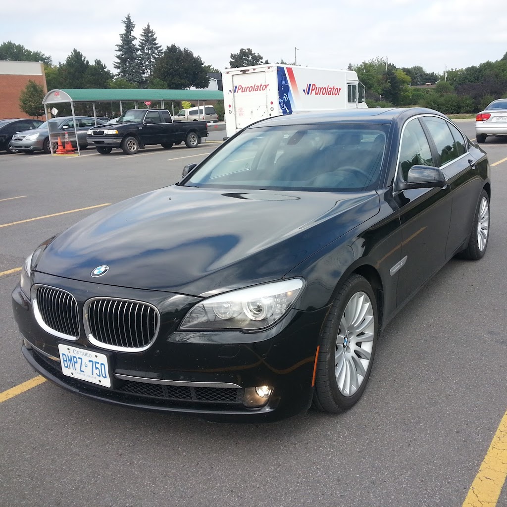Ottawa Executive Limousine | 27 Briston Private, Ottawa, ON K1G 5P8, Canada | Phone: (613) 260-5466