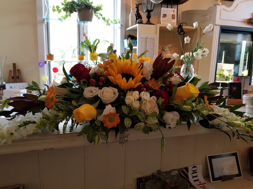 Autumns Fine Flowers | 3722 Carp Rd, Carp, ON K0A 1L0, Canada | Phone: (613) 470-4483