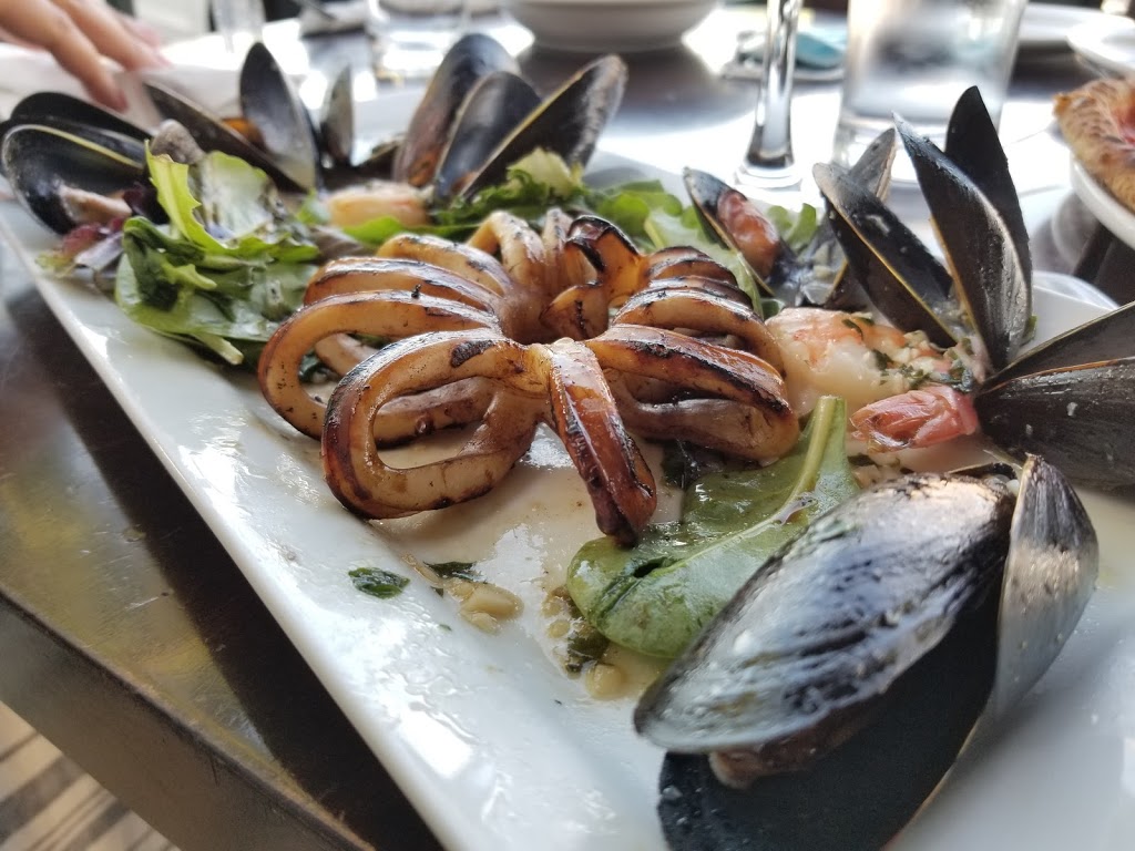 Fratelli Village Pizzeria | 384 Old Kingston Rd, Scarborough, ON M1C 1B6, Canada | Phone: (416) 283-2112