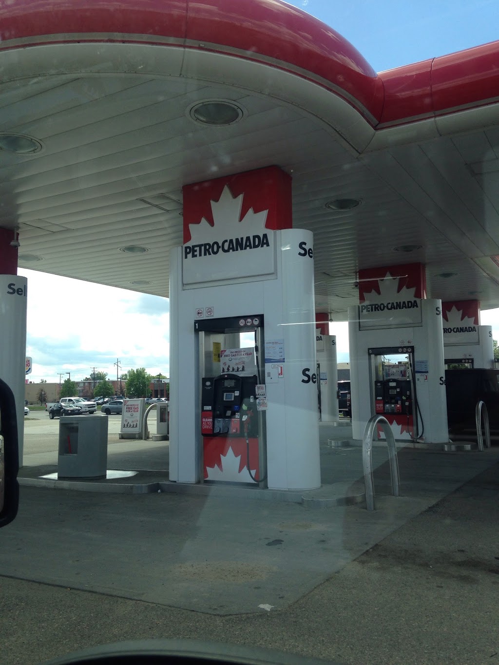 Petro-Canada | 481 Albert St N, Regina, SK S4R 3C3, Canada | Phone: (306) 543-3988