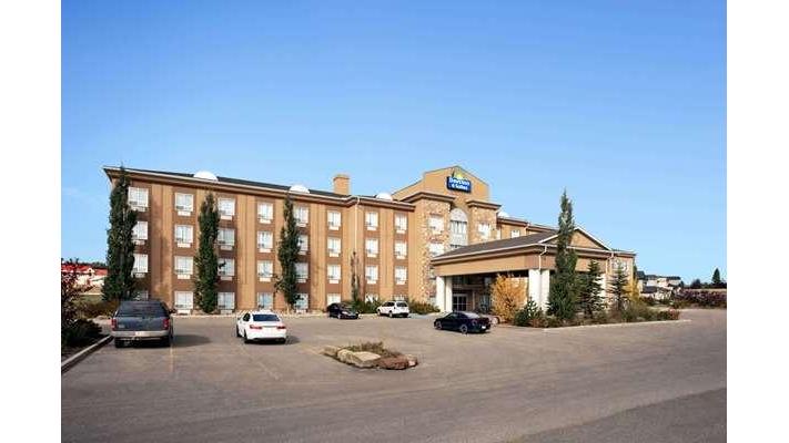Days Inn & Suites by Wyndham Strathmore | 400 Ranch Market, Strathmore, AB T1P 0B2, Canada | Phone: (403) 934-1134