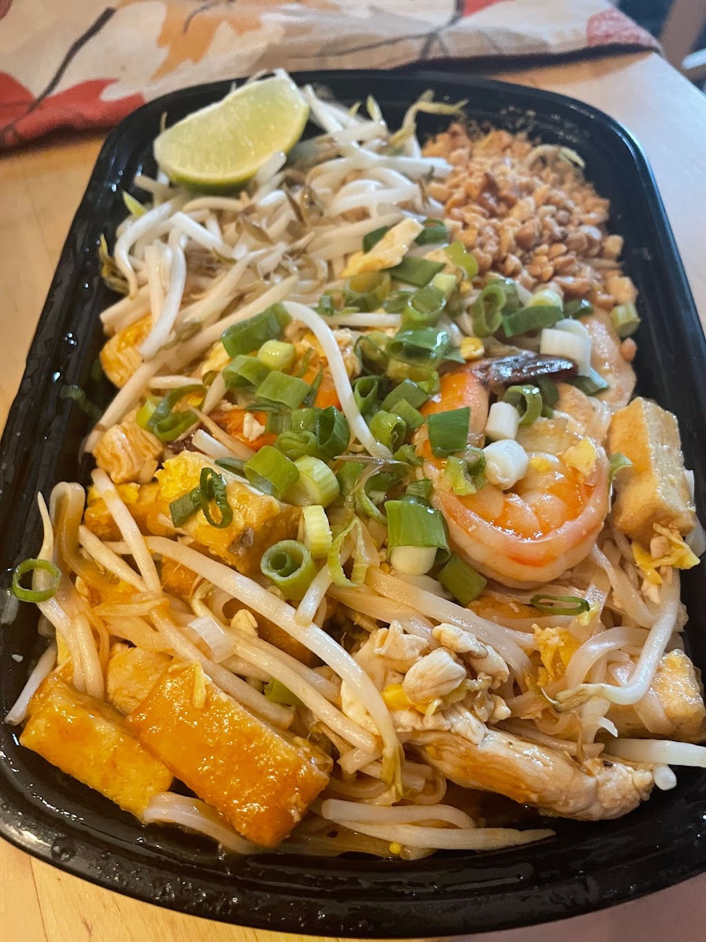 Thai Emerald | 245 Edinburgh Rd S Unit 2, Guelph, ON N1G 2J6, Canada | Phone: (226) 486-2422