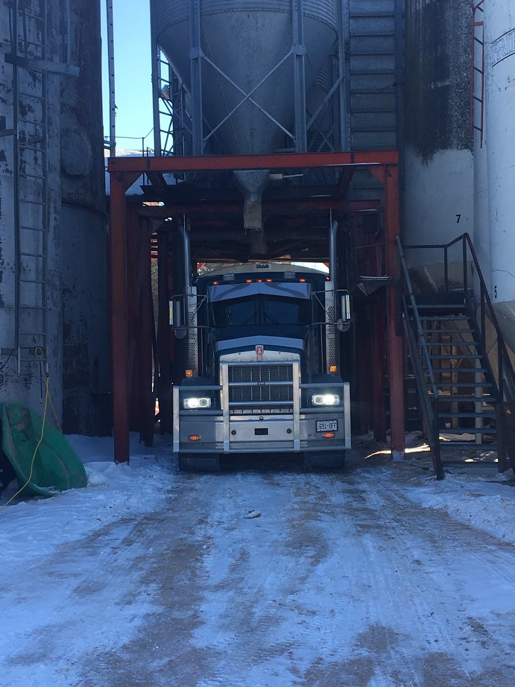 Thunder Bay Feeds | 5221 Townline Rd, Murillo, ON P7G 1G5, Canada | Phone: (807) 935-2921