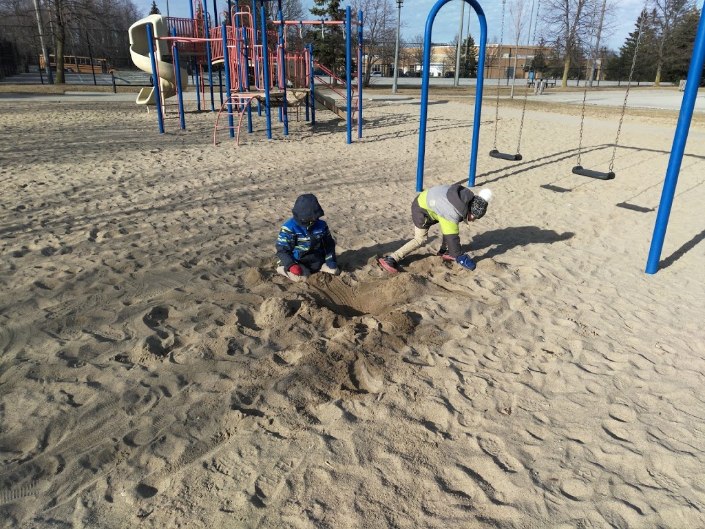 Bayview Hill Park | 25 Vesta Dr, Richmond Hill, ON L4B 2M2, Canada
