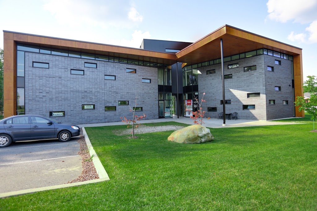 groupe sutton – immobilier estrie | 2300 Rue Principale O, Magog, QC J1X 0J1, Canada | Phone: (819) 847-0444