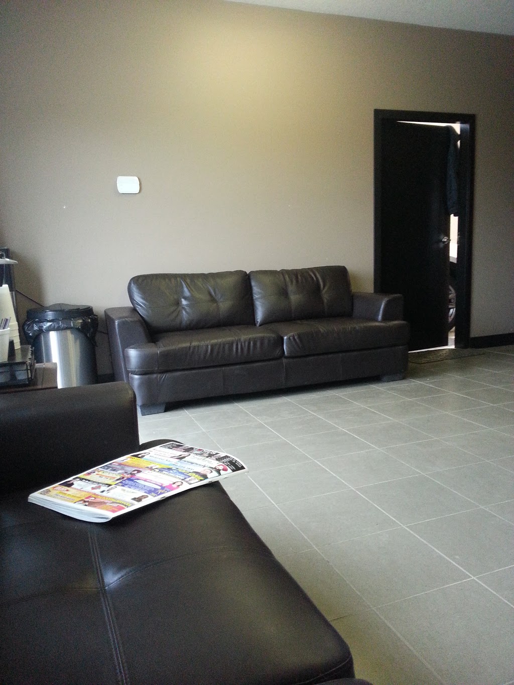 R K Auto Glass | 5420 36 St NW, Edmonton, AB T6B 3P3, Canada | Phone: (780) 461-0001