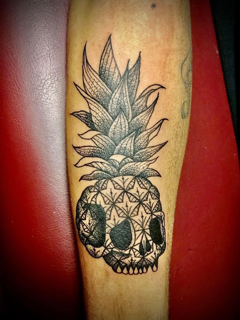 Rising Kings Tatouages, percages et barbiers | 54 Rue Charlotte, Sorel-Tracy, QC J3P 1G3, Canada | Phone: (579) 363-1313