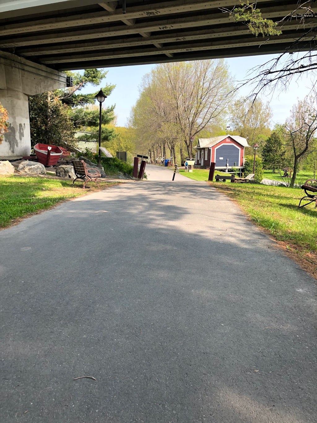 Gite Au Vieux Pont Couvert | 99 30e Rue, Notre-Dame-des-Pins, QC G0M 1K0, Canada | Phone: (418) 774-4799