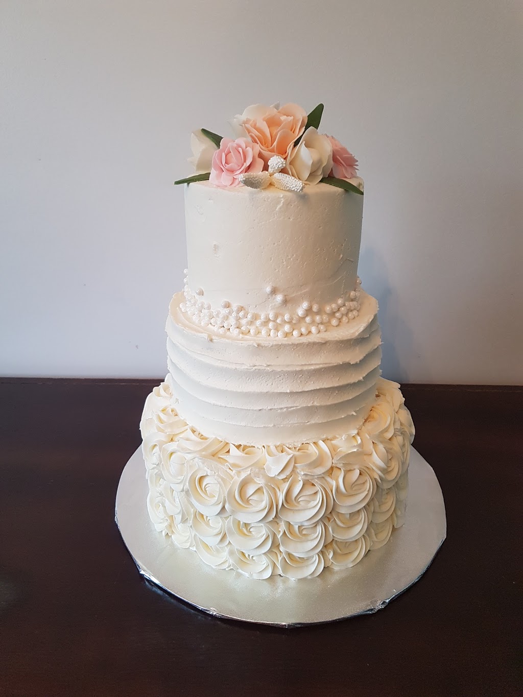 Caketopia Custom Cakes | 311 Avenue D N, Saskatoon, SK S7L 1M8, Canada