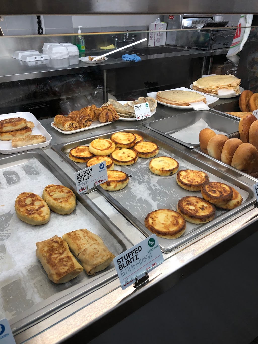 Angelas Deli | 1470 Centre St, Thornhill, ON L4J 3N1, Canada | Phone: (905) 482-0165