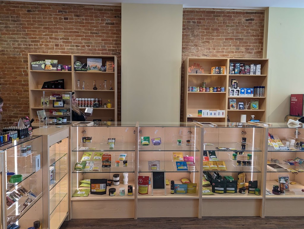 Sparq Retail Cannabis Dispensary | 40 King St E, Millbrook, ON L0A 1G0, Canada | Phone: (705) 932-1013