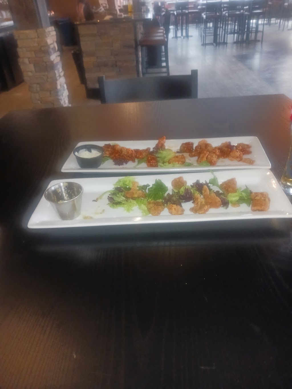Public House Social & Eatery | 3715 47 Ave, Sylvan Lake, AB T4S 0C8, Canada | Phone: (403) 864-5694