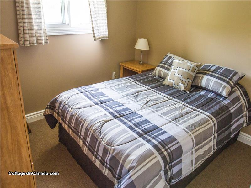 Donalds Cottage | Box 1327, 1068 Bellair Ln, Highlands East, ON K0L 1C0, Canada | Phone: (416) 991-6192