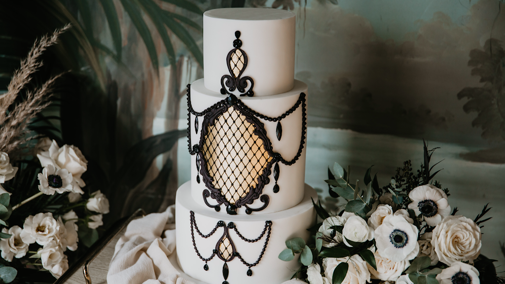 Yvonnes Delightful Cakes | The District North, 11130 11th St NE #170, Calgary, AB T3K 2R5, Canada | Phone: (403) 700-5751