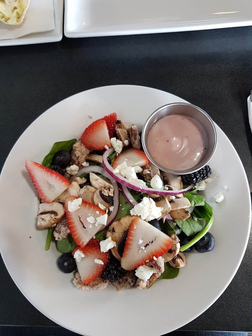 Mulligans Restaurant & Lounge | 400 15th St, Winkler, MB R6W 1V5, Canada | Phone: (204) 325-9499
