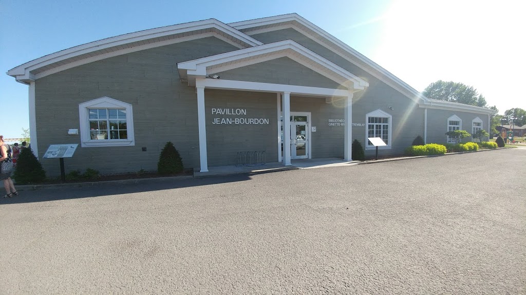 Library Ginette-Rivard-Tremblay | 12 Rue Louis-Joseph-Doucet, Lanoraie, QC J0K 1E0, Canada | Phone: (450) 887-1100