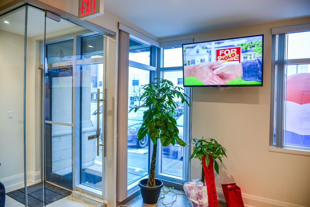 RE/MAX Imperial West | 2390 Bristol Cir Unit 4, Oakville, ON L6H 6M5, Canada | Phone: (905) 829-4682