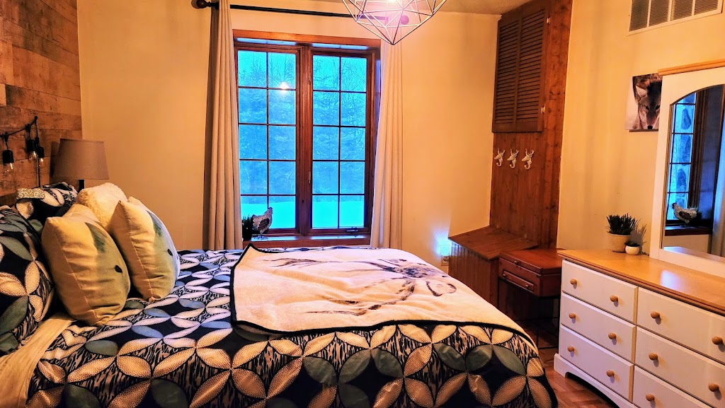 Chalet a louer les Laurentides | 28 Rue du Lièvre, Morin-Heights, QC J0R 1H0, Canada | Phone: (450) 501-6614