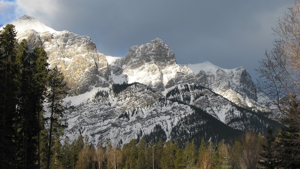 Grand Canadian Resort | 91B Three Sisters Dr, Canmore, AB T1W 3A1, Canada | Phone: (403) 678-0018