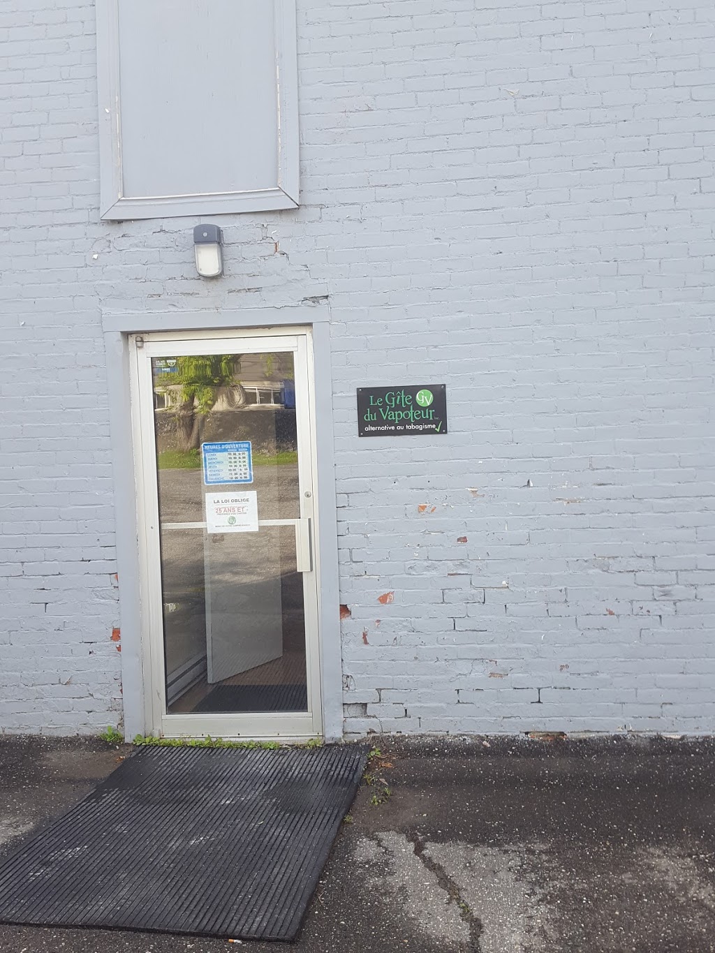 La Vape Shop | 170 Rue Saint-Georges, Windsor, QC J1S 1J8, Canada | Phone: (819) 845-1000