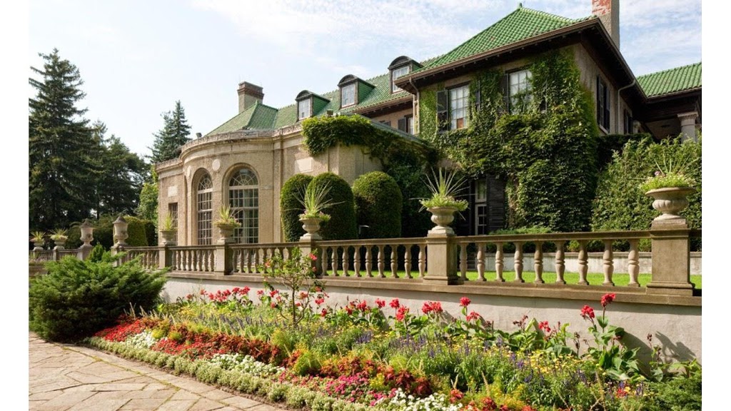 Parkwood Estate | 270 Simcoe St N, Oshawa, ON L1G 4T5, Canada | Phone: (905) 433-4311