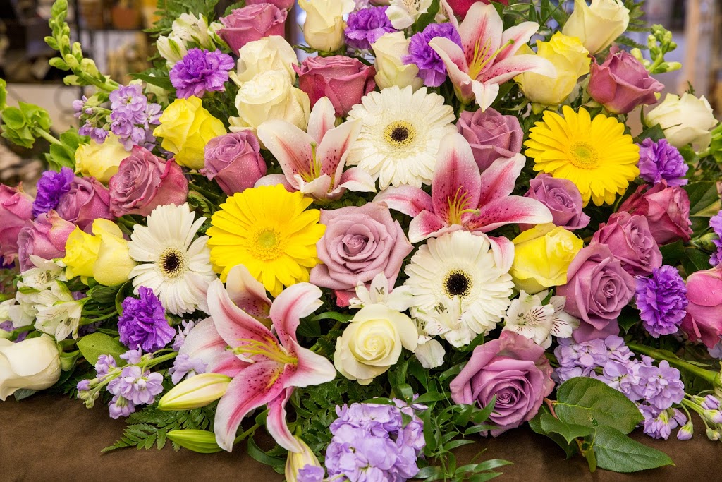 Town Florist | 5011 51 St, Wetaskiwin, AB T9A 1L4, Canada | Phone: (780) 352-4252