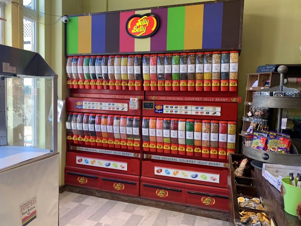 Place Bonbon | 151 Chemin du Curé Deslauriers, Mont-Tremblant, QC J8E 1C9, Canada | Phone: (819) 425-5729