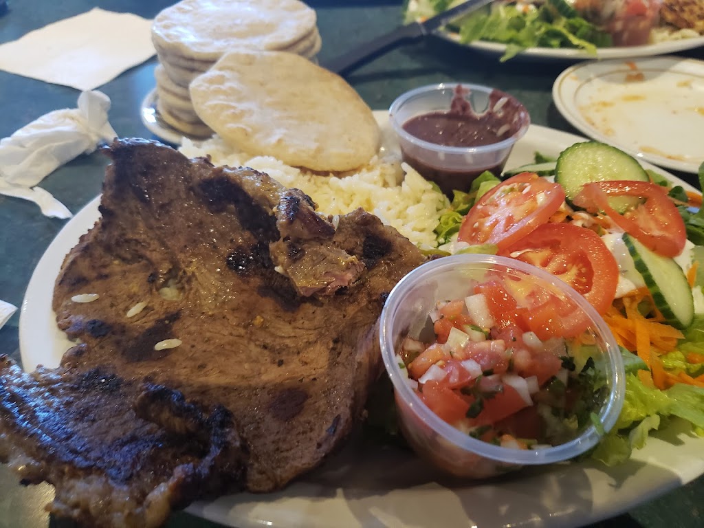 La Villa Latina | 85 Montréal Rd, Vanier, ON K1L 6E8, Canada | Phone: (613) 749-2317
