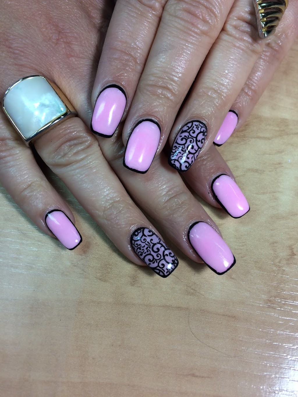 Ongles Martine Désilets | 1850 Rue Beauséjour, Saint-Cyrille-de-Wendover, QC J1Z 1L3, Canada | Phone: (819) 314-0038