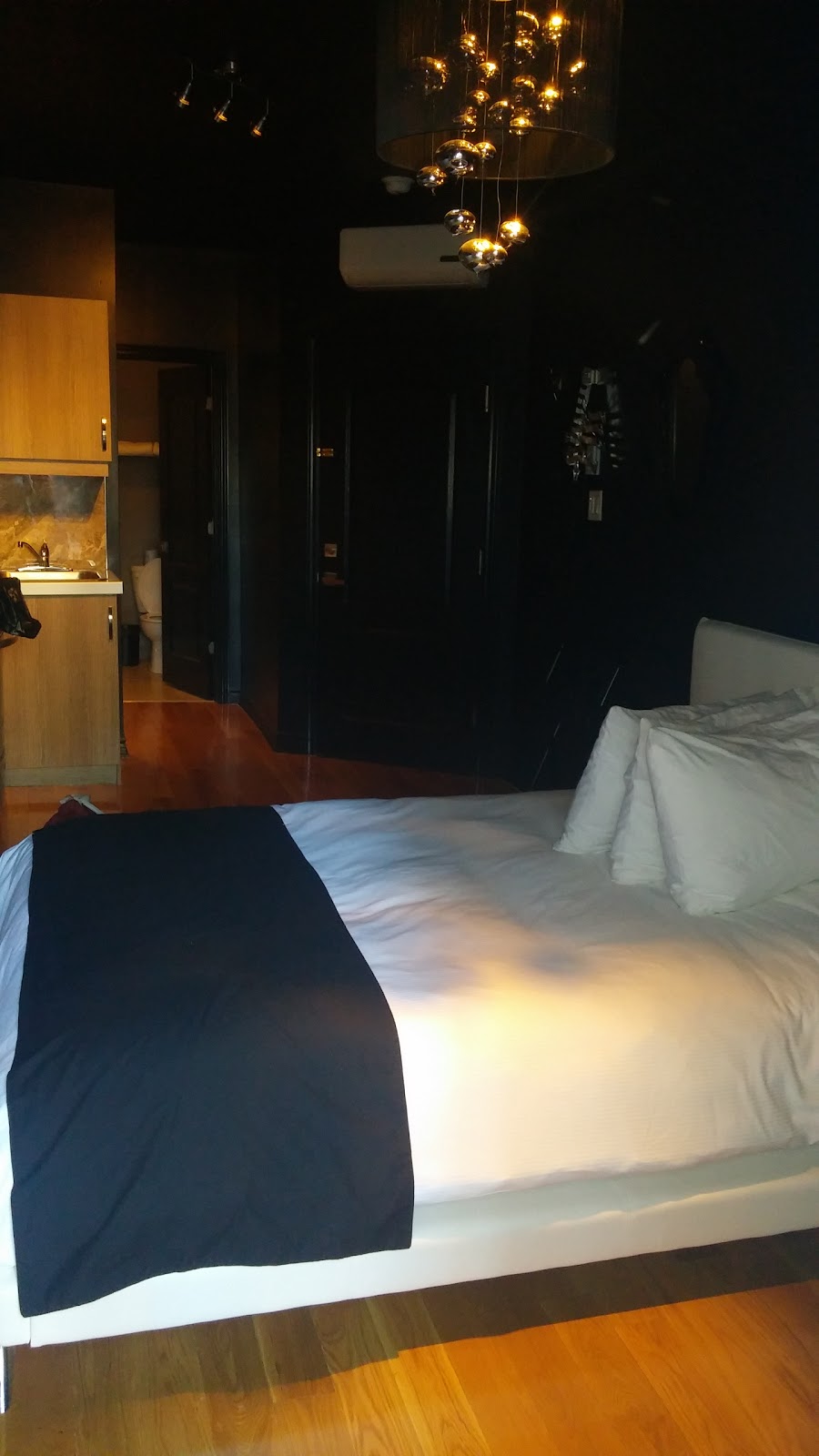 Hotel Particulier | 3429 Rue Drummond, Montréal, QC H3G 1X6, Canada | Phone: (514) 284-3429
