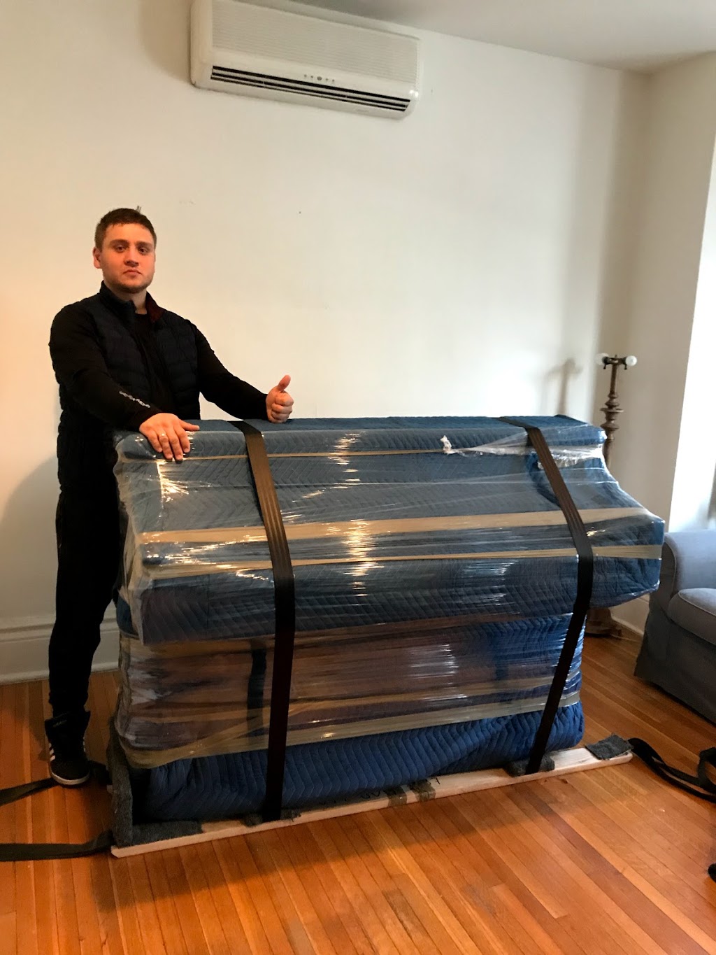 Urals Moving Company | 55 Dylan St, Woodbridge, ON L4H 2X5, Canada | Phone: (647) 800-7197