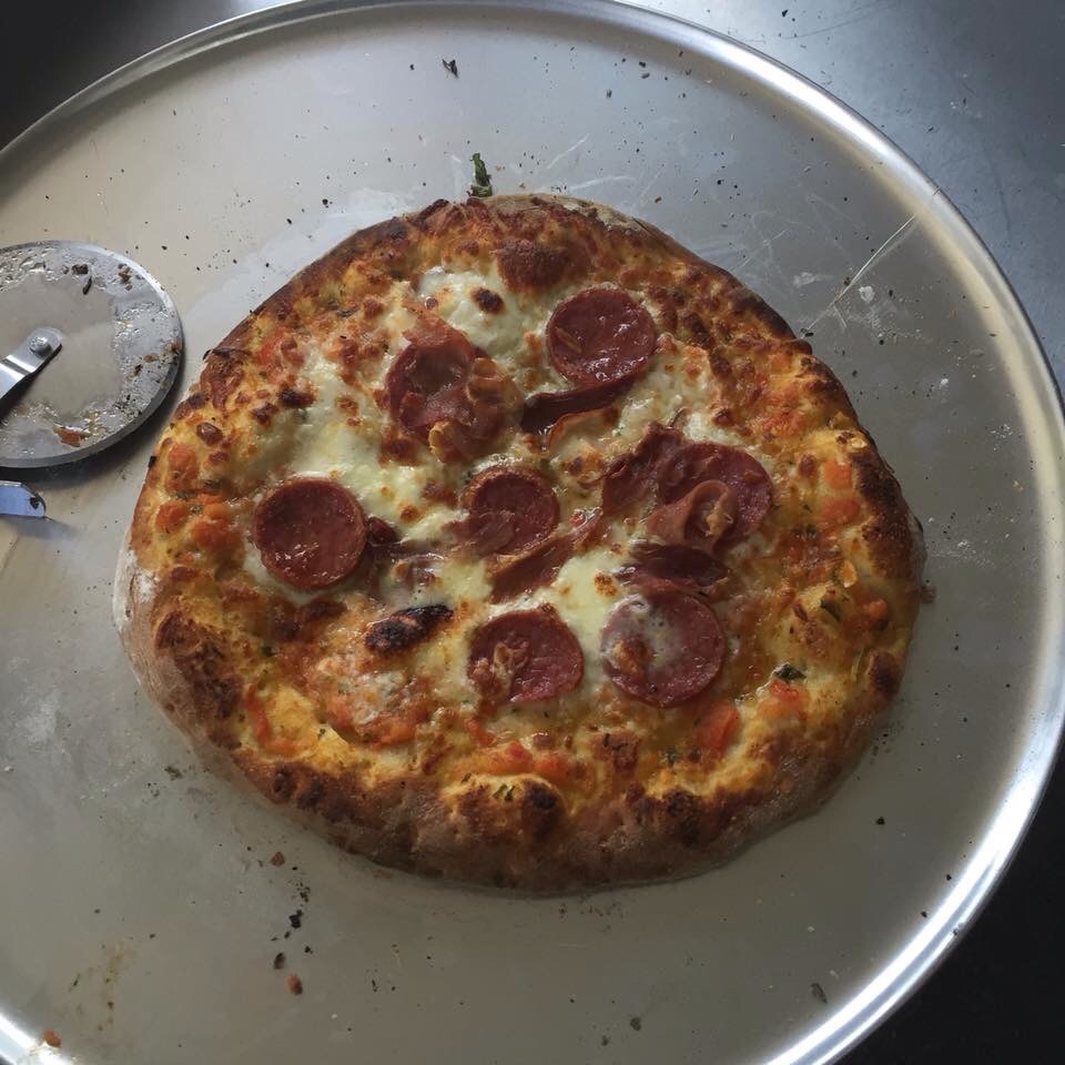 Pizza Hotline Stone-Fired | 295 Main St, Selkirk, MB R1A 1S7, Canada | Phone: (204) 818-2222