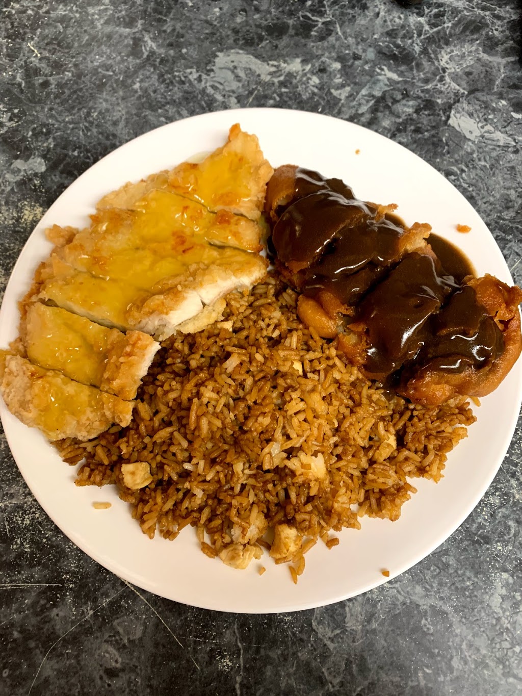 Gar Won Chinese Restaurant | 5709 Tecumseh Rd E, Windsor, ON N8T 1E1, Canada | Phone: (519) 945-6888
