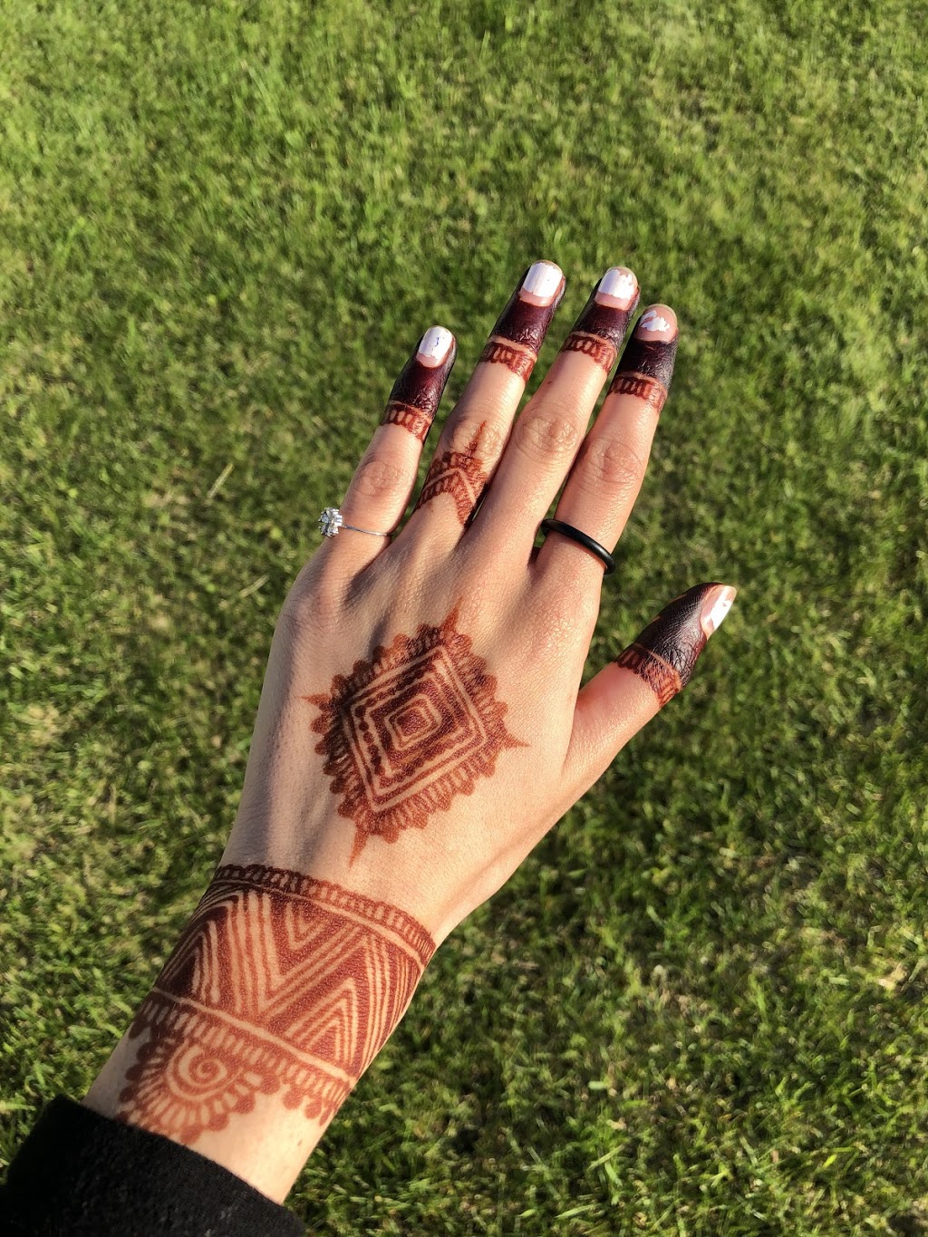 Henna by Ashiyana | 3245 16a Ave NW, Edmonton, AB T6T 0P6, Canada | Phone: (587) 983-8797