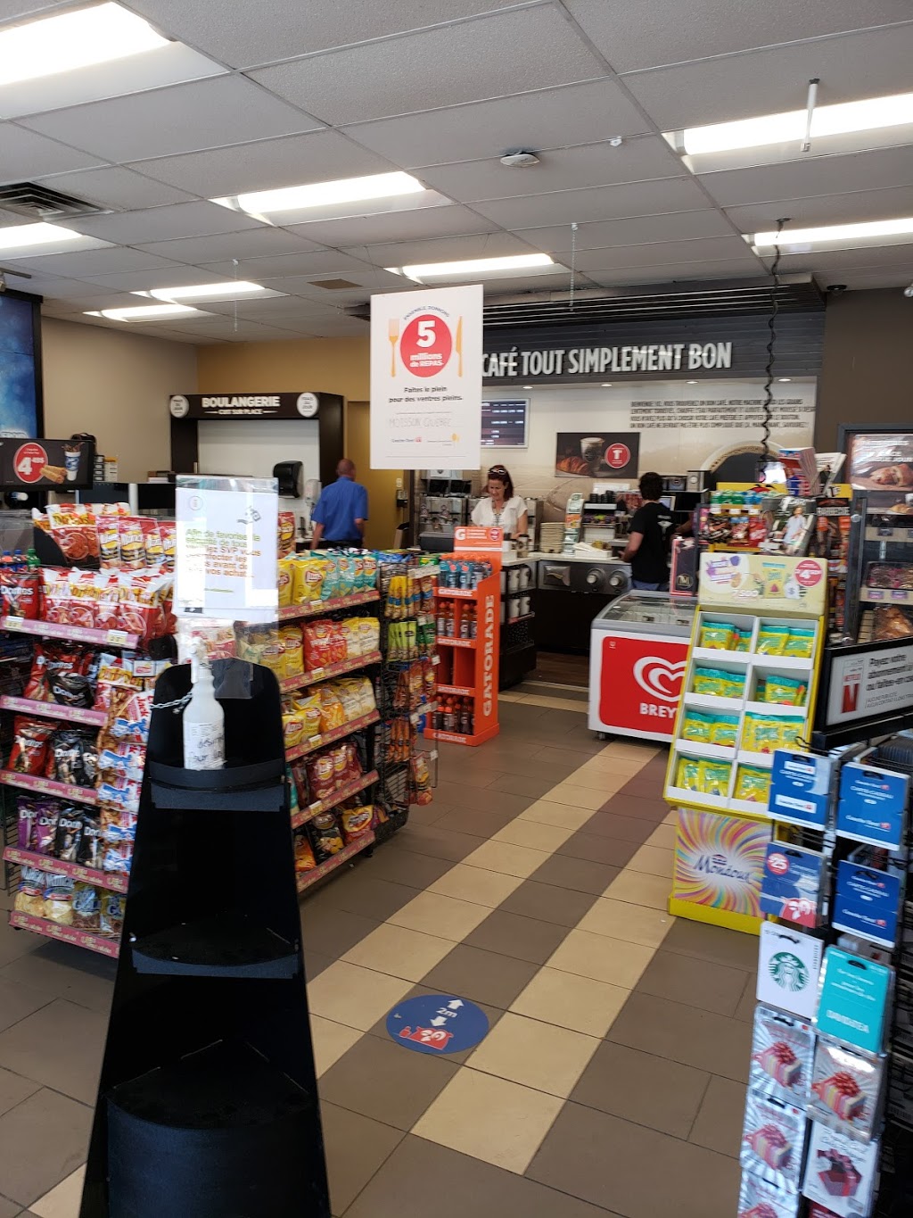 Couche-Tard | 1805 1re Ave, Québec, QC G1L 2B2, Canada | Phone: (418) 525-6744