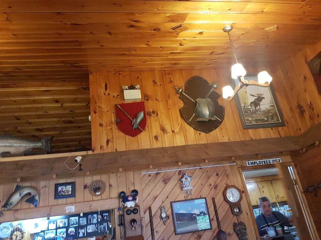 B&L Liquor Store & Convenience | 593 Main St, Doaktown, NB E9C 1Y3, Canada | Phone: (506) 365-7907