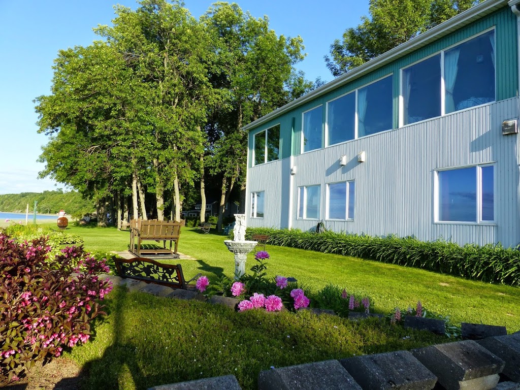 Auberge Marquis des Phares | 705 Place des Phares, Saint-Antoine-de-Tilly, QC G0S 2C0, Canada | Phone: (418) 886-2319