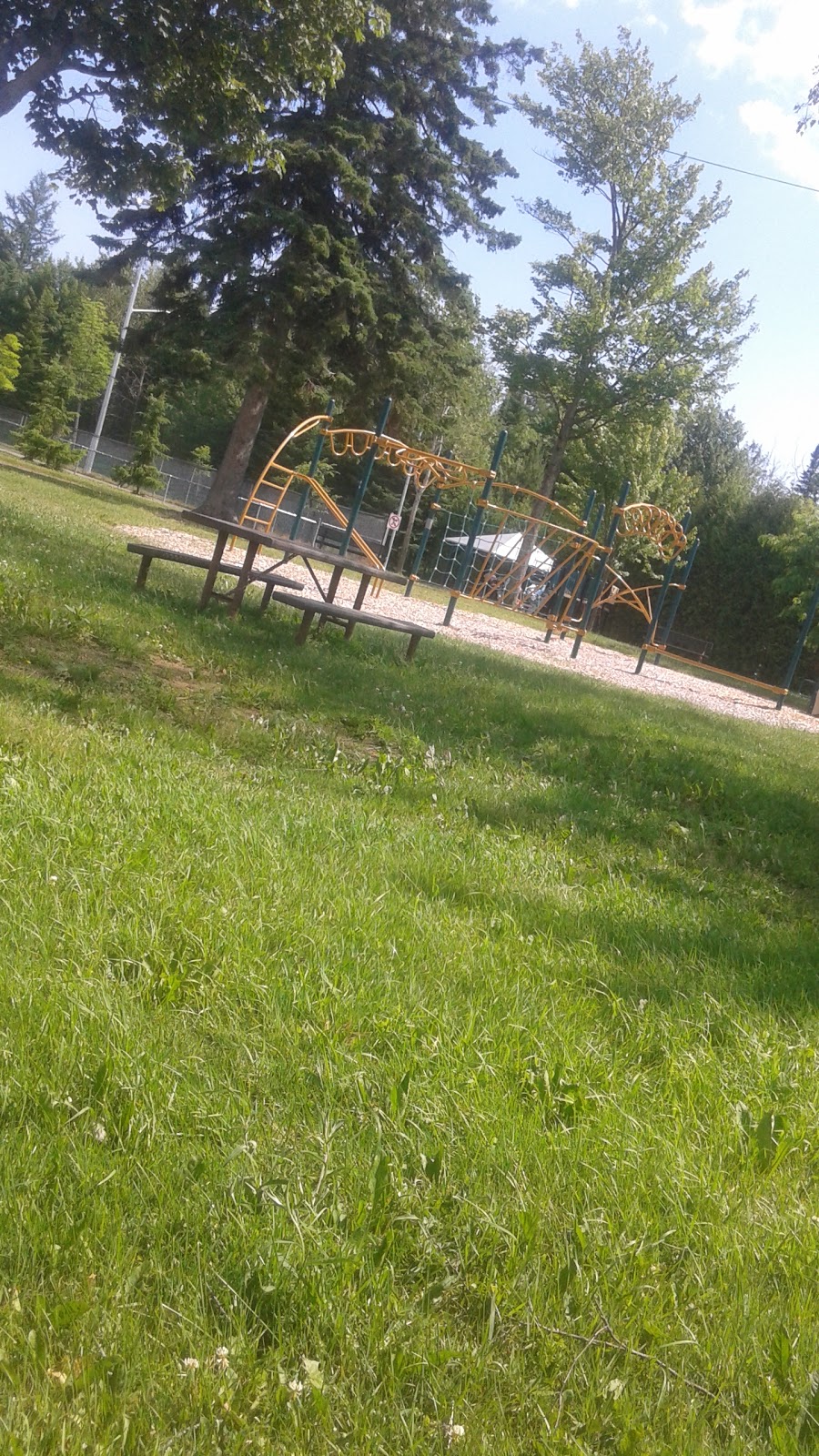 Parc St-Raphael | 3535 Rue de la Rivière-Nelson, Québec, QC G2A 1A5, Canada | Phone: (418) 842-8555