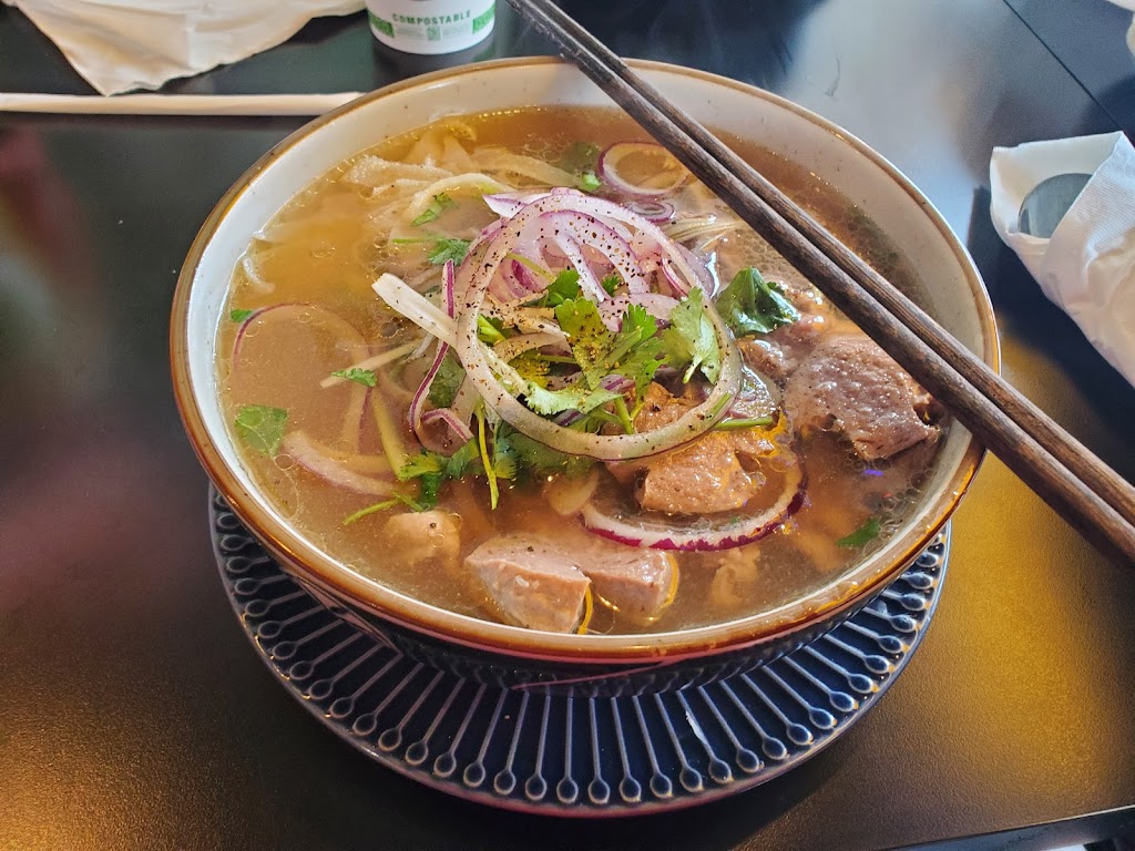 Taste of Saigon | 38038 Cleveland Ave, Squamish, BC V8B 0A1, Canada | Phone: (604) 390-0088