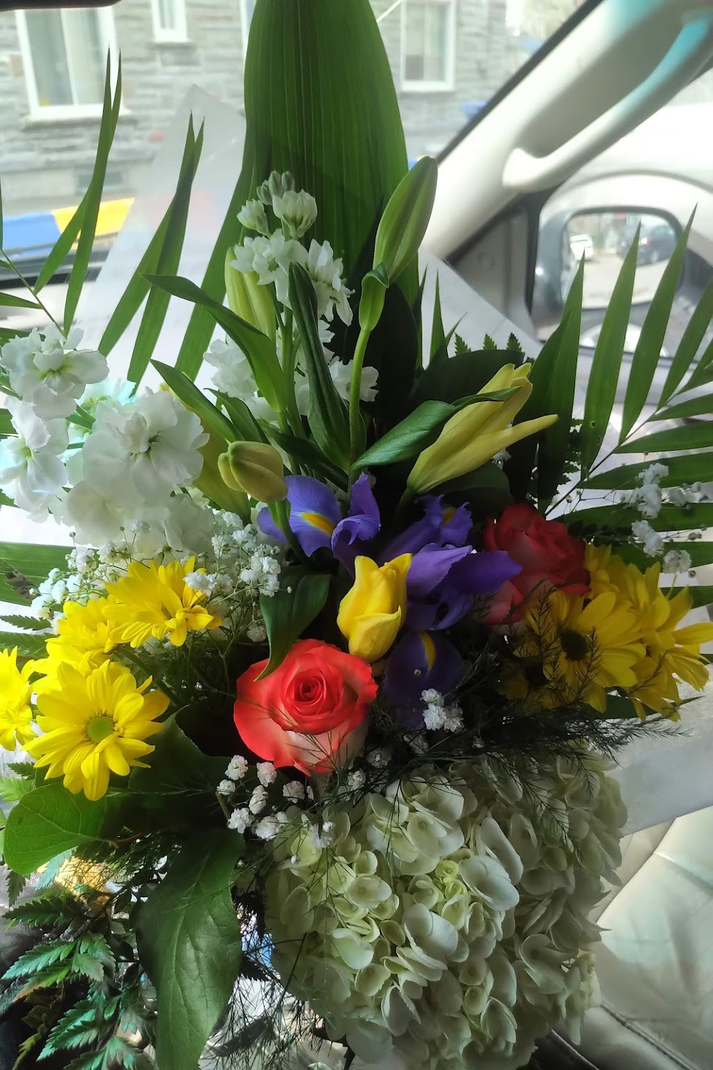 La Grâce des Fleurs | 3975 Boulevard Saint-Martin O, Laval, QC H7T 1B7, Canada | Phone: (450) 688-0000